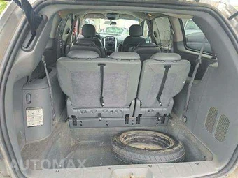 2005 Chrysler Town & Country Touring 119.3" WB - miniatura 15