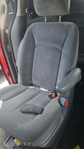 2005 Dodge Caravan SXT Minivan 113.3" WB – miniatura 21
