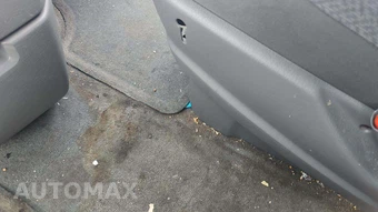 2005 Dodge Caravan SXT Minivan 113.3" WB – miniatura 26