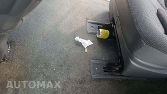 2005 Dodge Caravan SXT Minivan 113.3" WB – miniatura 35