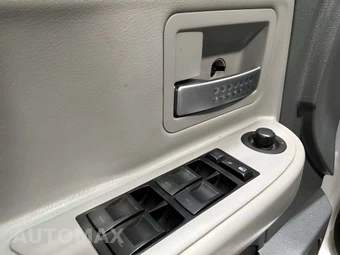 2005 Dodge Dakota Laramie Crew Cab Medium Bed - miniatura 19