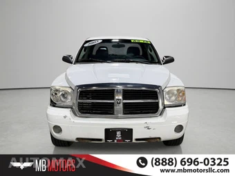 2005 Dodge Dakota Laramie Crew Cab Medium Bed - miniatura 2