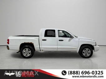 2005 Dodge Dakota Laramie Crew Cab Medium Bed - miniatura 4