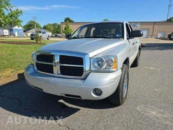 2005 Dodge Dakota SLT Crew Cab Medium Bed