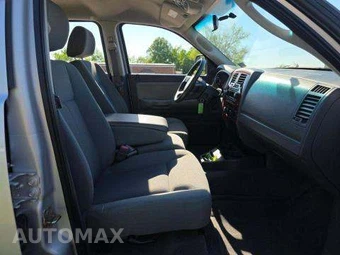2005 Dodge Dakota SLT Crew Cab Medium Bed - miniatura 18