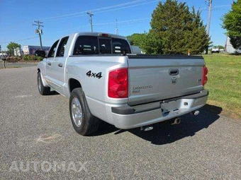 2005 Dodge Dakota SLT Crew Cab Medium Bed - miniatura 2