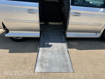 2005 Dodge Grand Caravan SXT Minivan 119.3" WB - miniatura 25