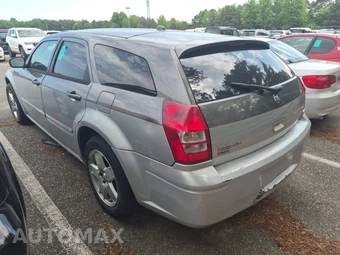 2005 Dodge Magnum SXT - miniatura 2
