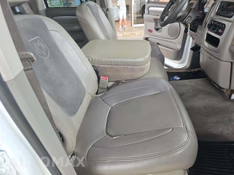 2005 Dodge Ram 1500 SLT Crew Cab Medium Bed – miniatura 18