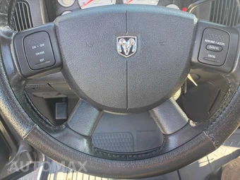2005 Dodge Ram 1500 SLT Crew Cab Medium Bed - miniatura 17