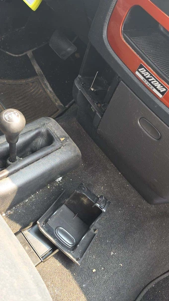 2005 Dodge Ram 1500 SLT Crew Cab Medium Bed – miniatura 40