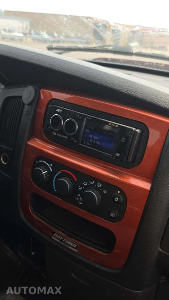 2005 Dodge Ram 1500 SLT Crew Cab Medium Bed – miniatura 41