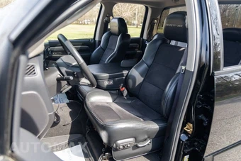 2005 Dodge Ram SRT-10 Crew Cab Medium Bed - miniatura 31