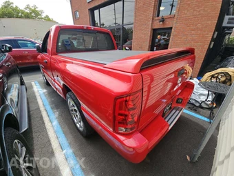 2005 Dodge Ram SRT-10 Regular Cab Medium Bed - miniatura 2
