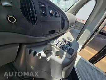 2005 Ford E-450 Base DRW - miniatura 17
