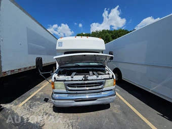 2005 Ford E-450 Base DRW - miniatura 2