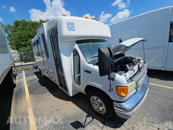 2005 Ford E-450 Base DRW - miniatura 3