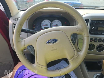2005 Ford Escape Limited – miniatura 10