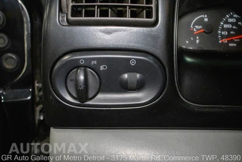 2005 Ford Excursion XLT - miniatura 103