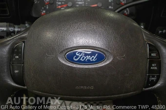 2005 Ford Excursion XLT - miniatura 107