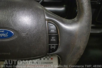 2005 Ford Excursion XLT - miniatura 108