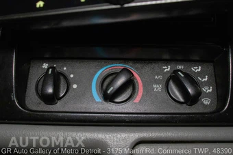 2005 Ford Excursion XLT - miniatura 117