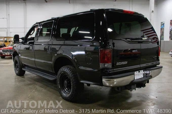 2005 Ford Excursion XLT - miniatura 3