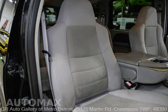 2005 Ford Excursion XLT - miniatura 48