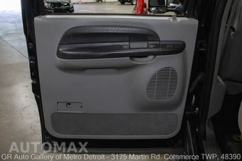 2005 Ford Excursion XLT - miniatura 73