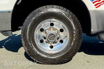2005 Ford Excursion XLT - miniatura 26