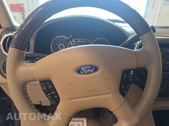 2005 Ford Expedition King Ranch – miniatura 10