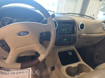 2005 Ford Expedition King Ranch – miniatura 11