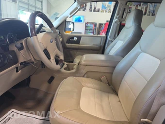 2005 Ford Expedition King Ranch – miniatura 7