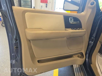 2005 Ford Expedition King Ranch – miniatura 9