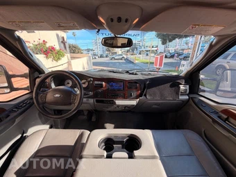 2005 Ford F-250 Crew Cab - miniatura 11