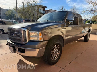 2005 Ford F-250 Crew Cab - miniatura 2