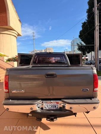 2005 Ford F-250 Crew Cab - miniatura 21