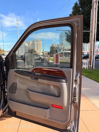 2005 Ford F-250 Crew Cab - miniatura 24