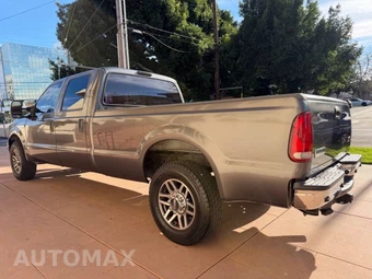 2005 Ford F-250 Crew Cab - miniatura 3