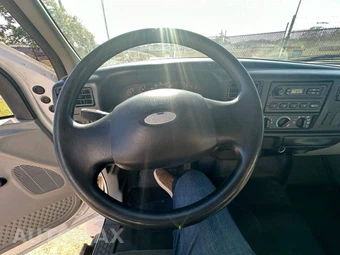 2005 Ford F-650 - miniatura 20