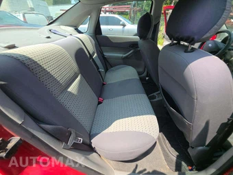 2005 Ford Focus ZX4 SE Sedan - miniatura 16