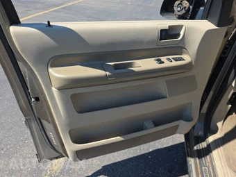 2005 Ford Freestar SES Minivan 120.8" WB - miniatura 9