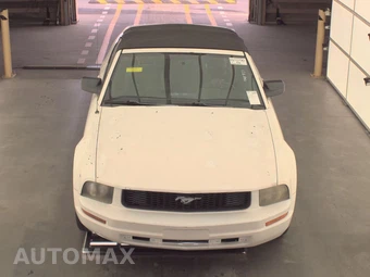 2005 Ford Mustang V6 Premium Convertible - miniatura 2
