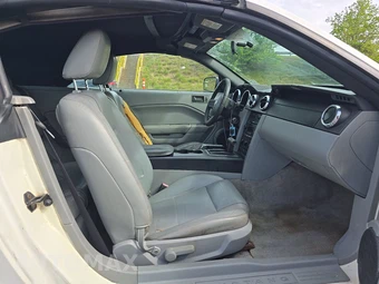 2005 Ford Mustang V6 Premium Convertible - miniatura 8