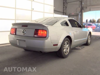 2005 Ford Mustang V6 Premium Coupe - miniatura 4