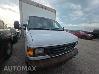 2005 Ford Super Duty E-350 Cutaway DRW - miniatura 2