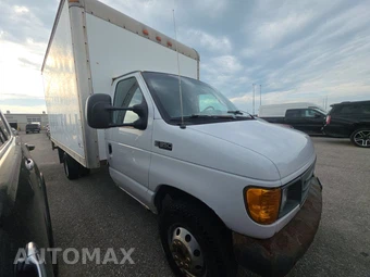 2005 Ford Super Duty E-350 Cutaway DRW - miniatura 3
