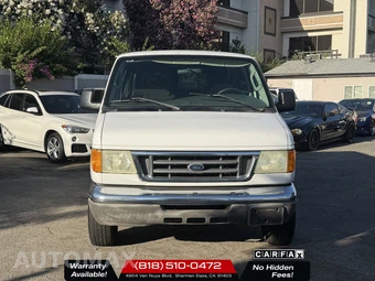 2005 Ford Super Duty E-350 Wagon XLT 138.0" WB - miniatura 2