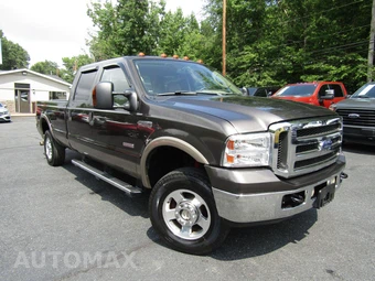 2005 Ford Super Duty F-250 Lariat Crew Cab Medium Bed - miniatura 3