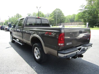 2005 Ford Super Duty F-250 Lariat Crew Cab Medium Bed - miniatura 7